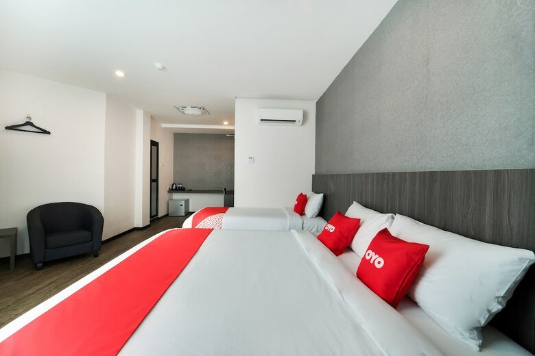 Oyo 89386 Stay 365 Hotel