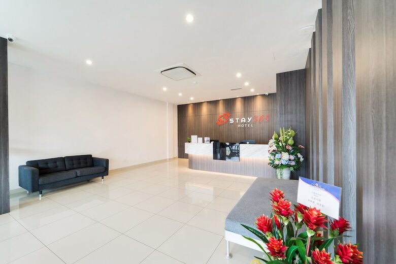 Oyo 89386 Stay 365 Hotel