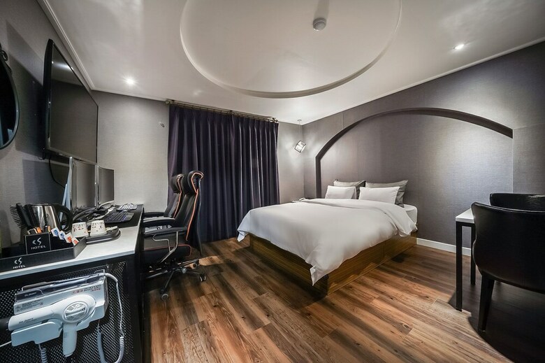 Cs Hotel