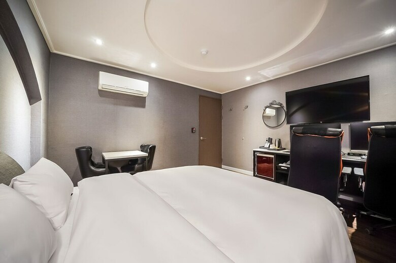 Cs Hotel