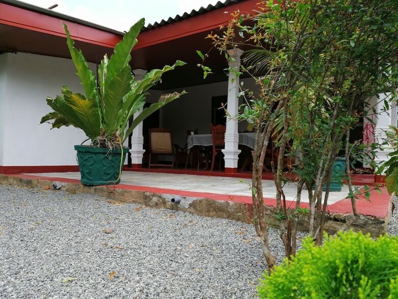 Hotel Abawaththa Guest House