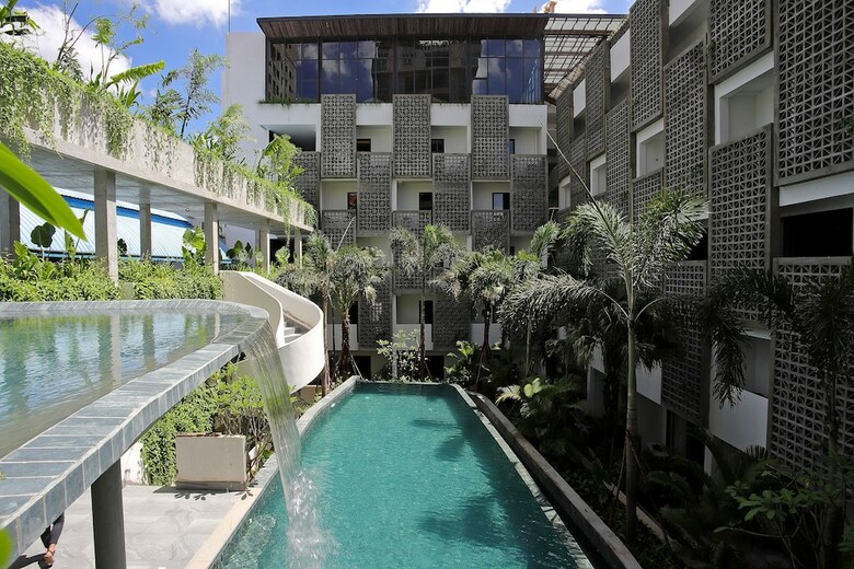 Baitong Hotel & Resort