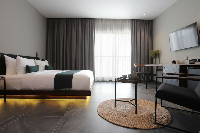 Baitong Hotel & Resort