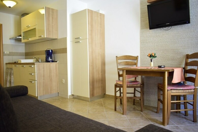 Apartments Anchor And Sidro - Adults Only