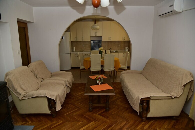 Apartments Maestral