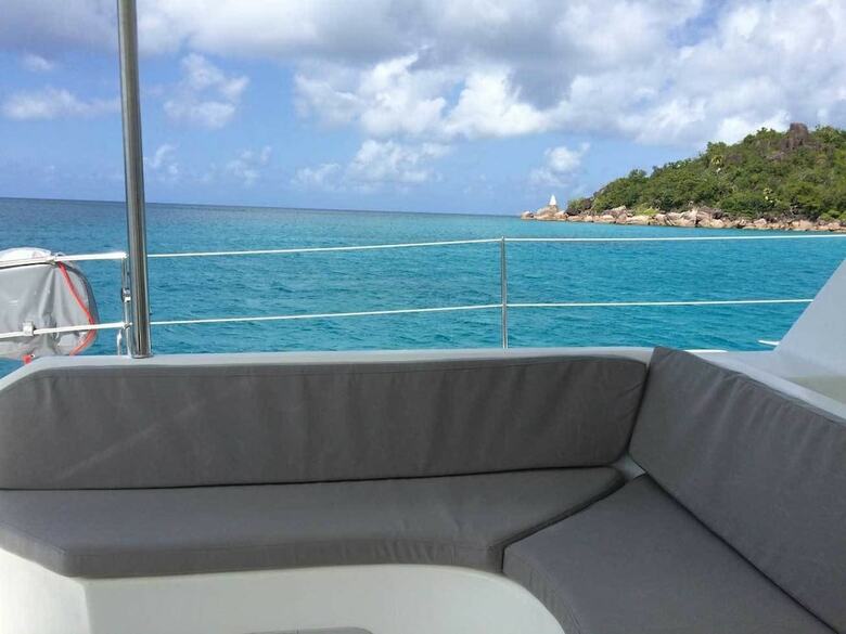 Hotel Nesi Catamarans