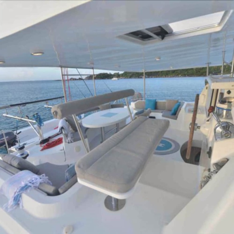 Hotel Nesi Catamarans