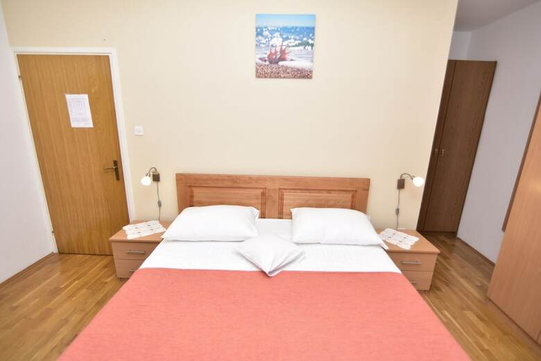 Hotel Rooms Tom