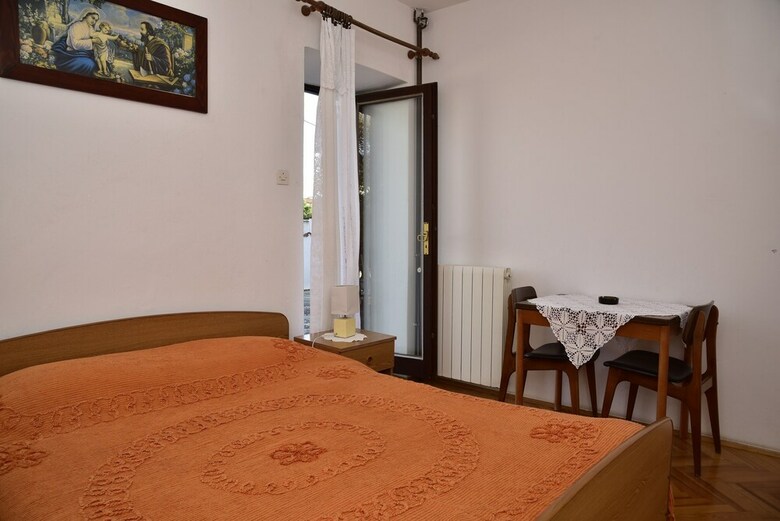 Hotel Rooms Celebrini