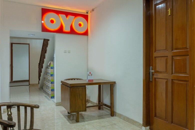Hotel Oyo 366 Thamadhiro Residence