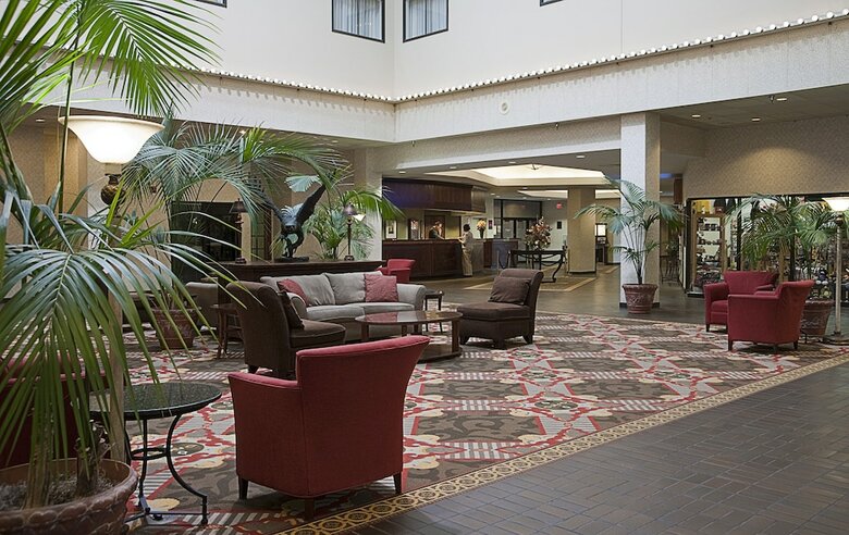 Red Lion Hotel Paper Valley