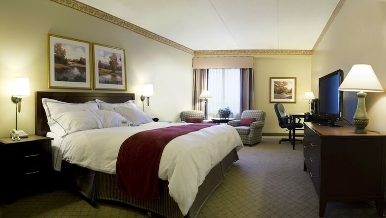 Red Lion Hotel Paper Valley