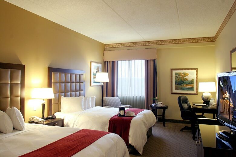 Red Lion Hotel Paper Valley