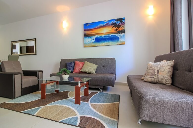 Family 2 Br Condo With Terrace Within Golf Course