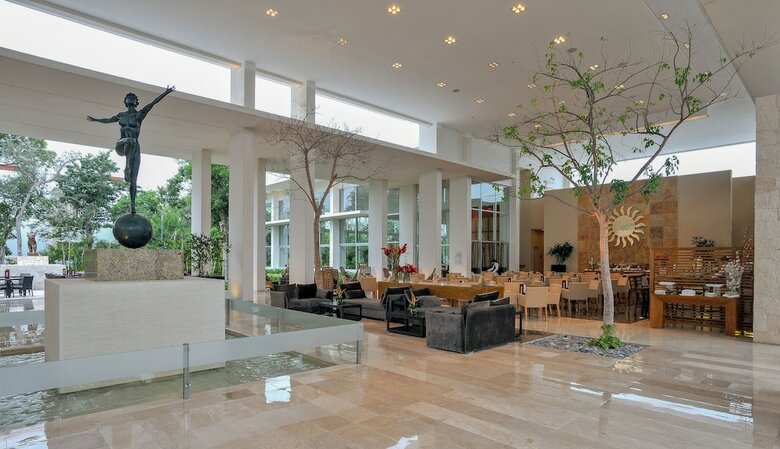 Family 2 Br Condo With Terrace Within Golf Course