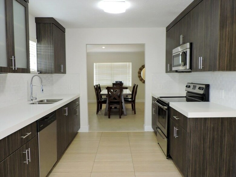 Villa Van Buren 3/2 For 8+ Walk To Everything