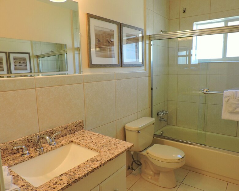 Sunset House 3/2 Heated Pool & Jacuzzi For 8