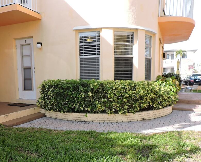 Ocean View Condo 1/1 For 4, Pool & Parking