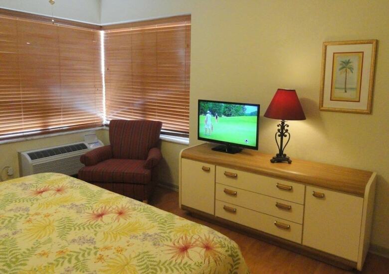 Oceanside 1/1 For 4 Balcony, Pool & Beach