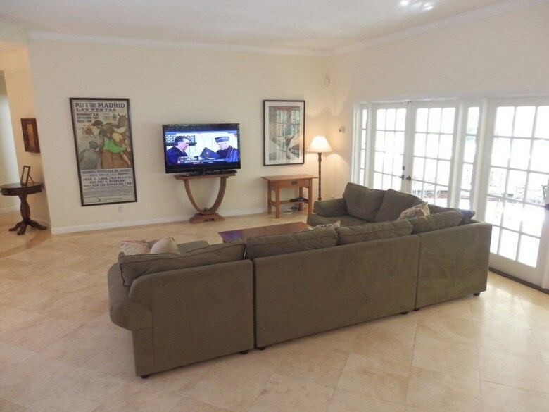Stately Van Buren 3/2.5 For10 Guests Heated Pool