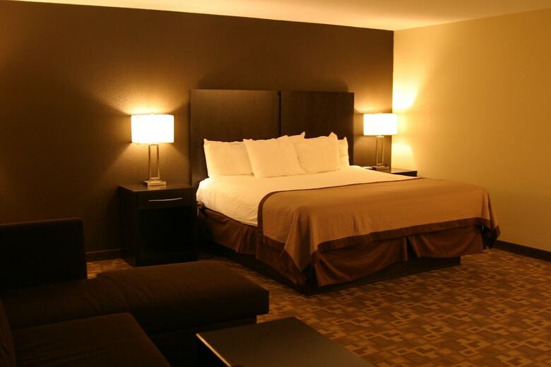 Apache Hotel