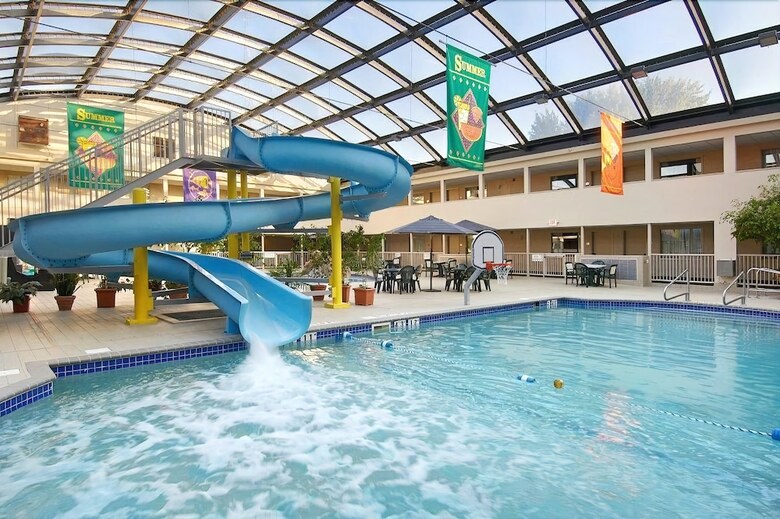 Apache Hotel