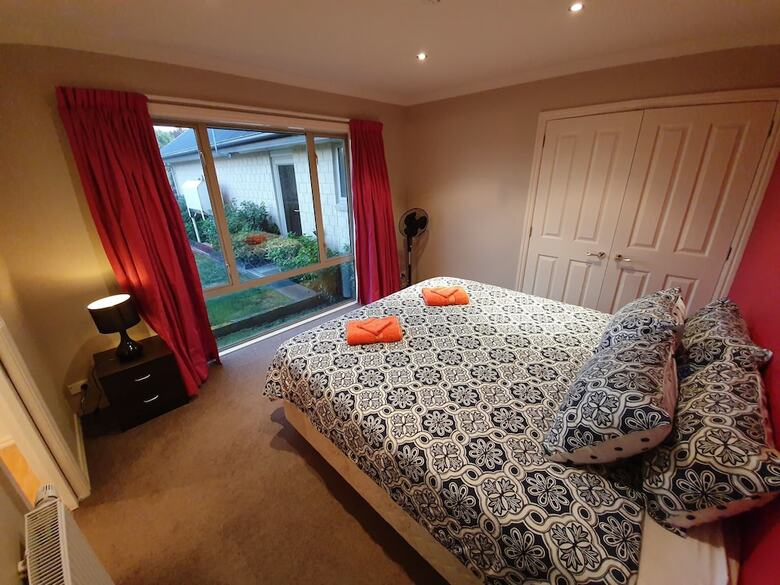Claremont Country Lodge B&B