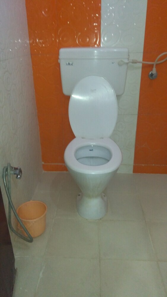 Hotel Iroomz Nagamayuri