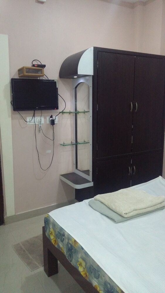 Hotel Iroomz Nagamayuri