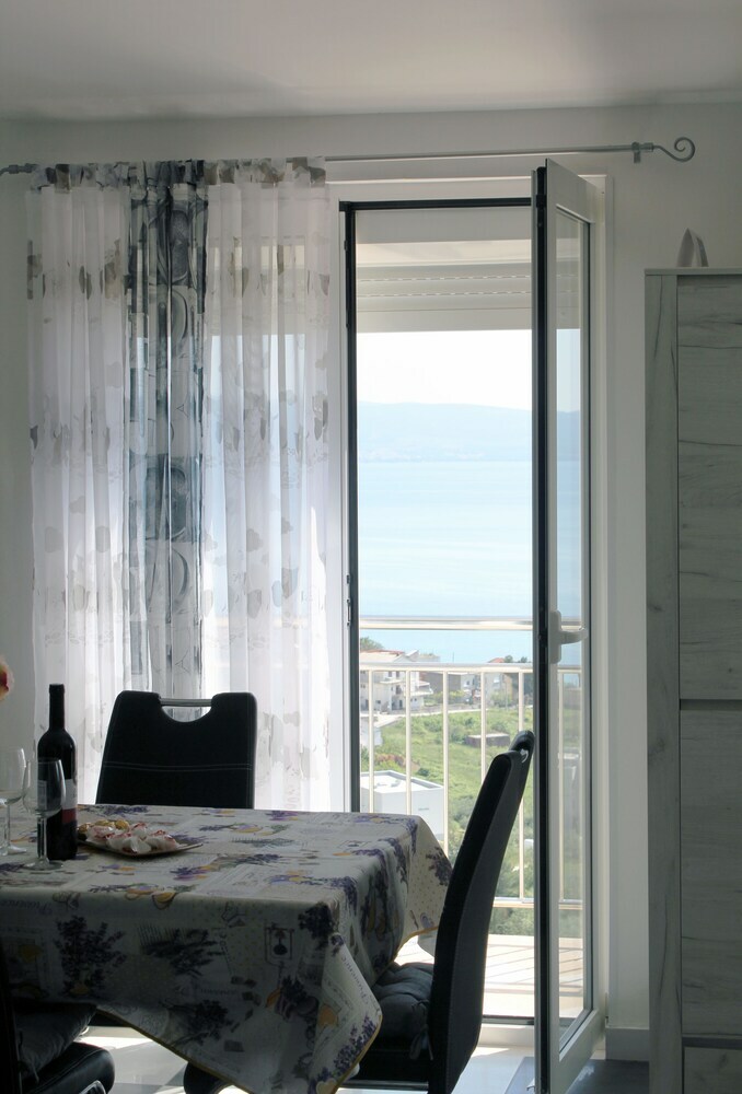 Holiday Sea View Apartment