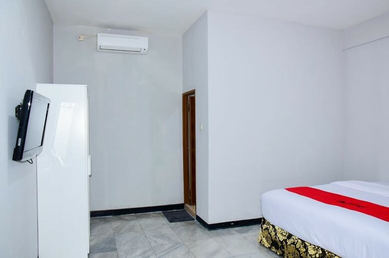 Hotel Reddoorz Plus Near Mall Kelapa Gading