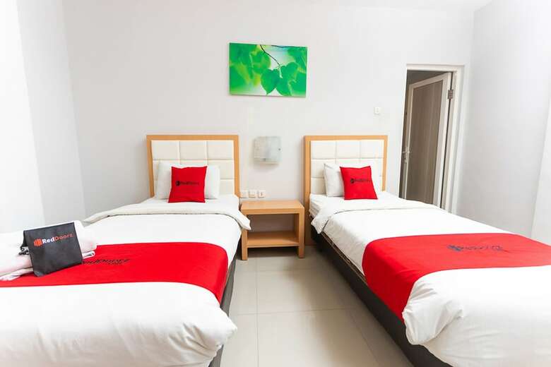 Hotel Reddoorz Plus @ Idjen Boulevard Malang