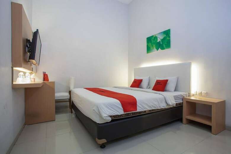 Hotel Reddoorz Plus @ Idjen Boulevard Malang