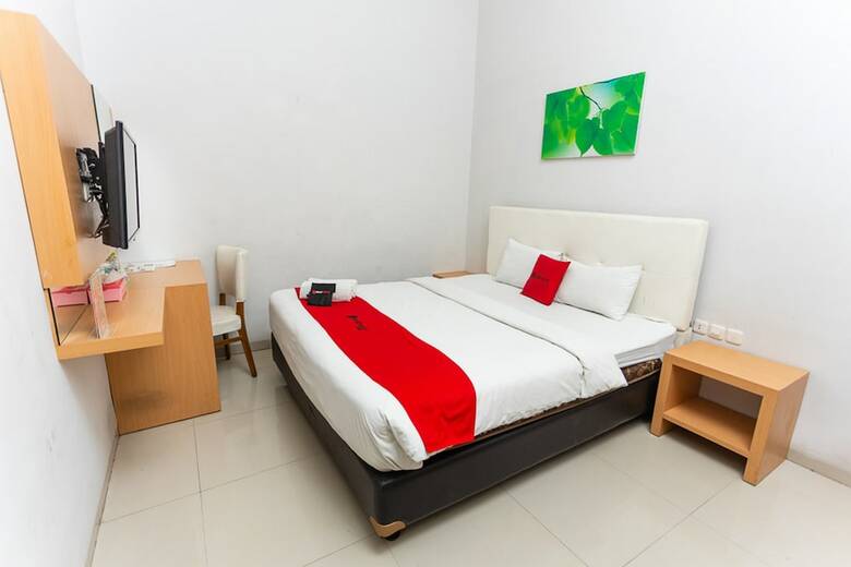 Hotel Reddoorz Plus @ Idjen Boulevard Malang