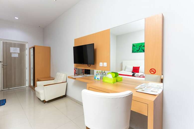 Hotel Reddoorz Plus @ Idjen Boulevard Malang
