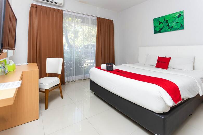 Hotel Reddoorz Plus @ Idjen Boulevard Malang