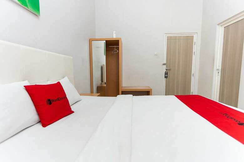 Hotel Reddoorz Plus @ Idjen Boulevard Malang