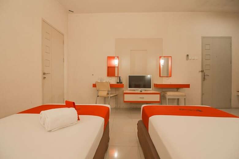 Hotel Reddoorz Plus Near Kampung Gajah 3