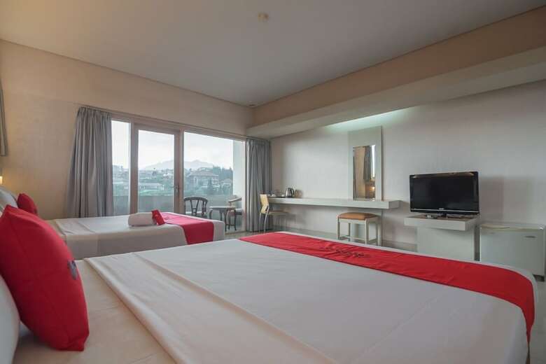 Hotel Reddoorz Plus Near Kampung Gajah 3