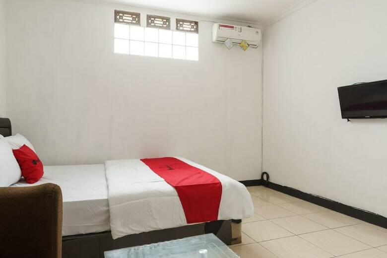 Hotel Reddoorz @ Cibogo Puncak Bogor 2