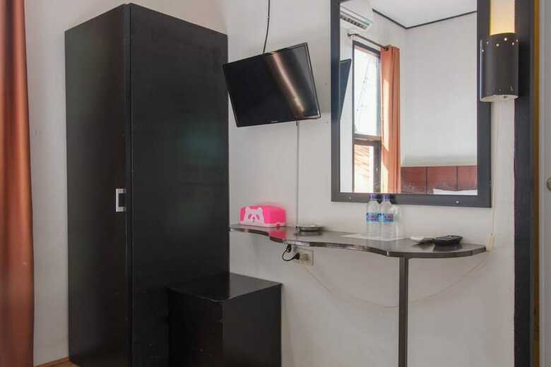 Hotel Reddoorz Near Jalan Sudirman Padang