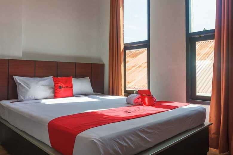 Hotel Reddoorz Near Jalan Sudirman Padang