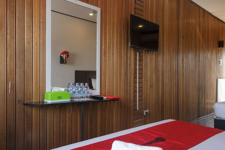 Hotel Reddoorz Near Jalan Sudirman Padang