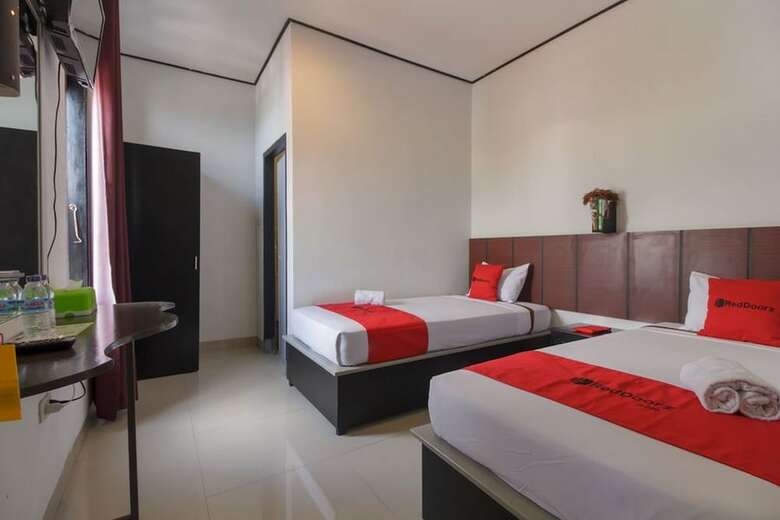 Hotel Reddoorz Near Jalan Sudirman Padang