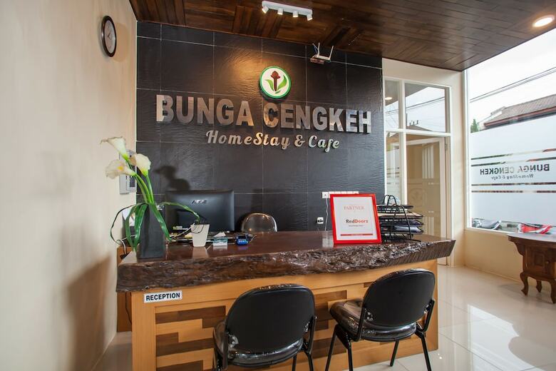 Hotel Reddoorz Premium @ Jalan Cengkeh