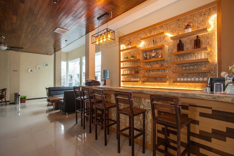 Hotel Reddoorz Premium @ Jalan Cengkeh