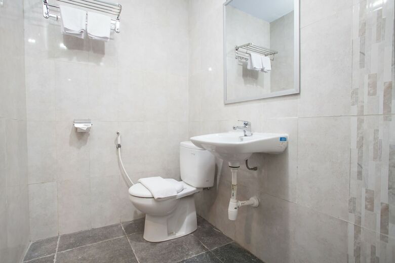 Hotel Reddoorz Premium @ Jalan Cengkeh