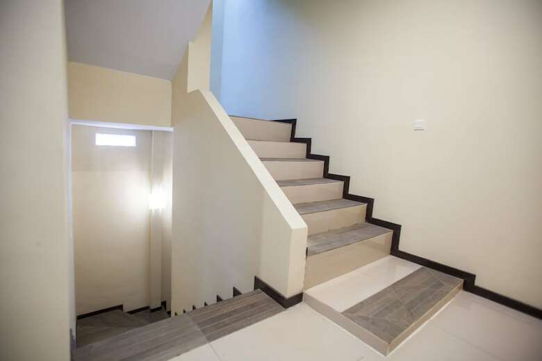 Hotel Reddoorz Premium @ Jalan Cengkeh
