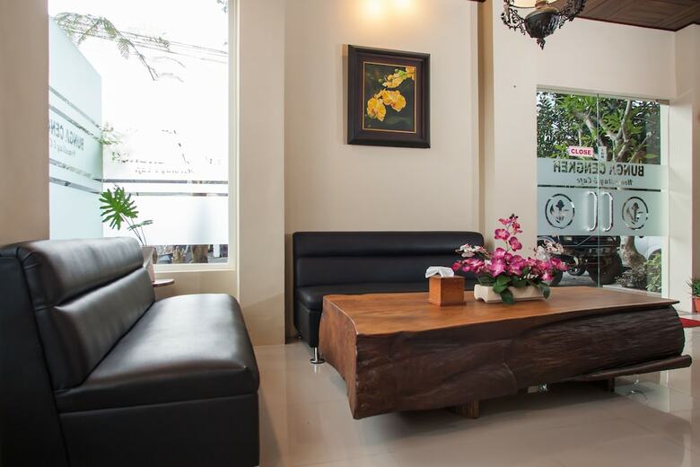 Hotel Reddoorz Premium @ Jalan Cengkeh