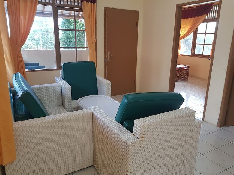 Bed & Breakfast Pantai Mutiara Hotel